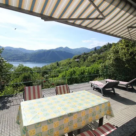 House With Lake View And Giardino Miasino