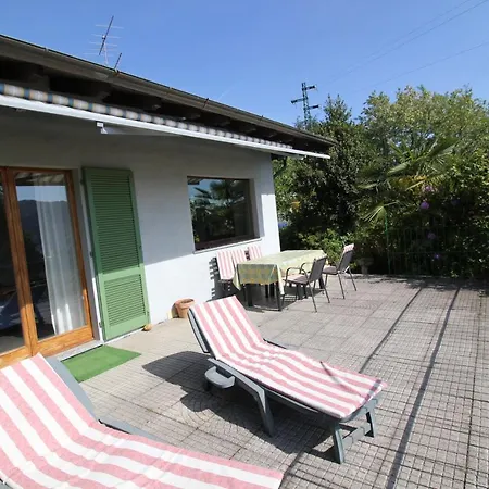 House With Lake View And Giardino Villa Miasino