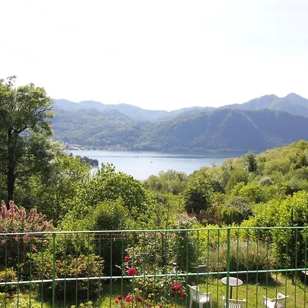 Villa House With Lake View And Giardino Miasino