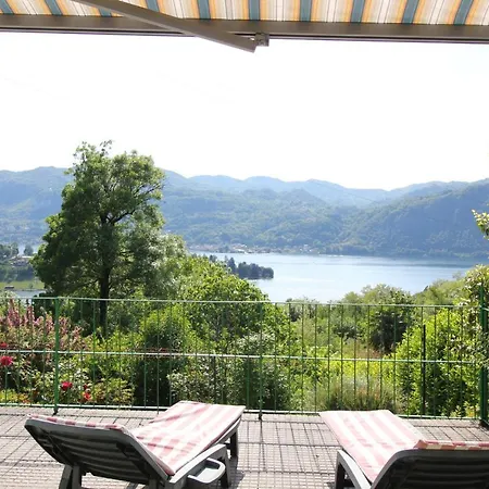 Villa House With Lake View And Giardino